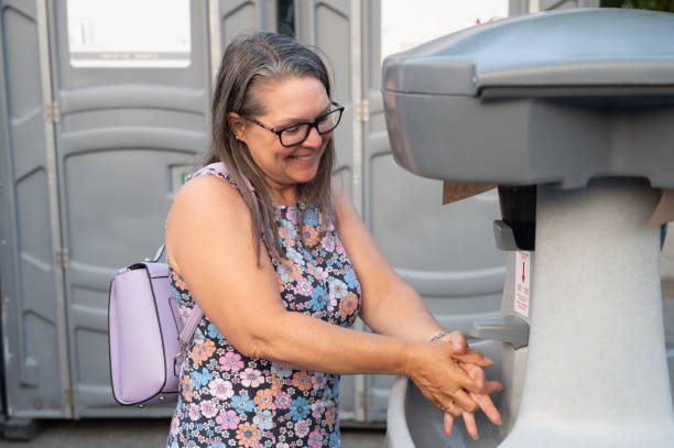 Best Portable bathroom rental  in Newton, IL