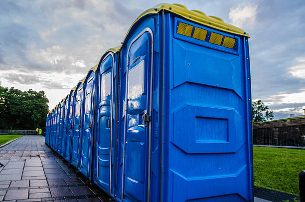 Porta potty delivery and setup in Newton, IL